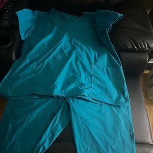 Scrubs size 2XL